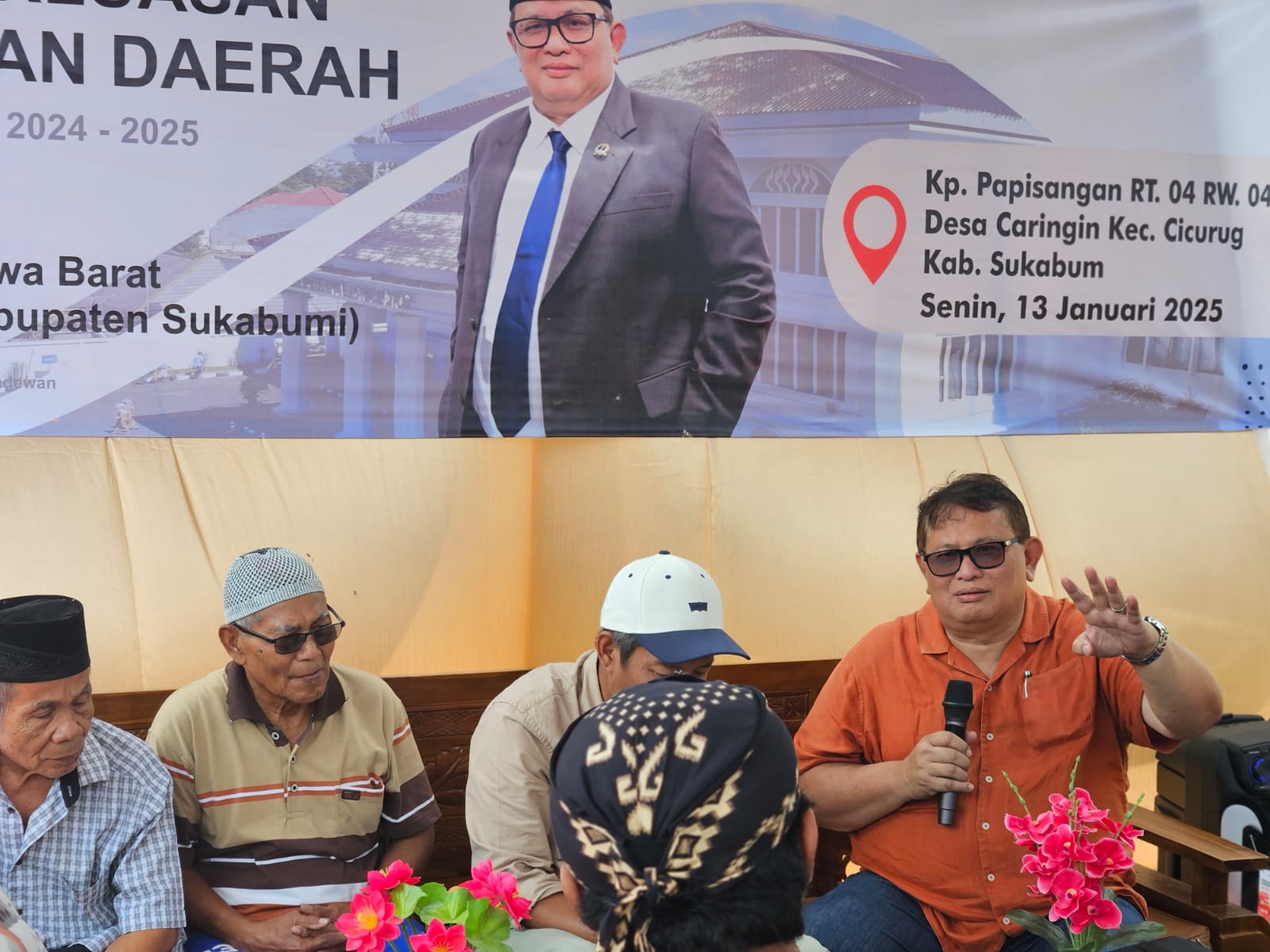 PENYEBARLUASAN PERDA: A. Yamin pada saat acara penyebarluasan Perda Nomor 5 Tahun 2023 di Kampung Papisangan, RT 04 RW 04, Desa Caringin, Kecamatan Cicurug, Kabupaten Sukabumi.