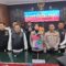 DIAMANKAN: Pelaku pencabulan anak kandung berinisial TS (45) warga Kecamatan Gunungpuyuh saat diamankan Polres Sukabumi Kota, Senin (13/1). (FT: BAMBANG/RADARSUKABUMI)