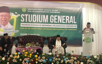 SAMBUTAN : Mantan Wakil Presiden RI ke VII, KH. Ma'ruf Amin, saat memberikan sambutan di STAI Al-Masthuriyah Sukabumi pada Rabu (22/01).(FOTO : DENDI/RADAR SUKABUMI)