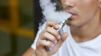 Mengisap Vape dapat Memicu Penyakit Bronkitis, Ini Penjelasannya