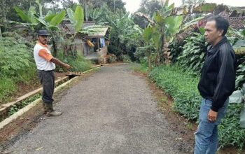 Jalan-Desa-Cijangkar-Sukabumi