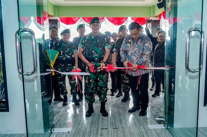 Pangkostrad Bersama Pj. Bupati Bekasi