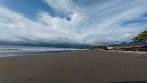 Serunya Liburan di Pantai Batu Bintang Cipatuguran Sukabumi