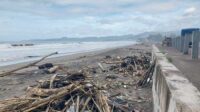 Libur Nataru di Sukabumi, Volume Sampah Meningkat di Kawasan Wisata