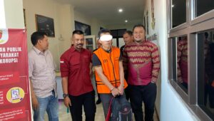 Korupsi DD untuk Kampanye, Mantan Kades Citamiang Kadudampit Ditahan di Bandung