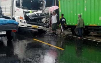 Truk di Jalan Sukabumi Cianjur Seruduk Empat Kendaraan