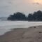Keindahan pantai selatan Kabupaten Sukabumi, Jawa Barat saat terbenam matahari
