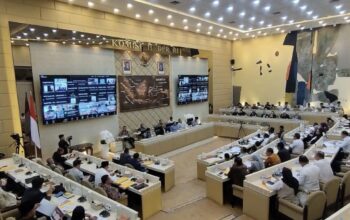 Komisi II DPR RI menggelar rapat dengan Mendagri dan penyelenggara pemilu di Kompleks Parlemen, Jakarta, Rabu (22/1/2025). (Bagus Ahmad Rizaldi)