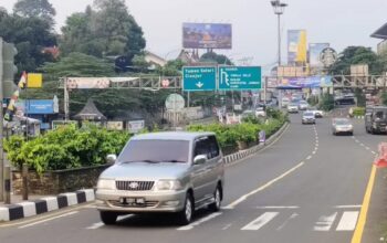 Jalur wisata Puncak, Kabupaten Bogor, Jawa Barat. (M Fikri Setiawan)