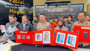 Polres Cimahi ringkus pelaku penyiraman air keras terhadap istrinya