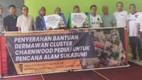 Warga Charnwood BCC Serahkan Sumbangan untuk Warga Penyintas Banjir di Sukabumi