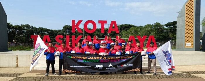 BANGGA: Konvoi jaket dan helm terbaru #KurirSATSETJNE di Kota Tasikmalaya, pada 17 Januari 2024. (ist)