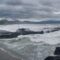 BERBAHAYA : Suasana ombak di pantai Karanghawu besar di Desa /Kecamatan Cisolok, Kabupaten Sukabumi.(FOTO : NANDI/ RADARSUKABUMI )