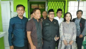 Tinjau Program MBG, Babeh Haikal Makan Bersama Siswa di Sukabumi