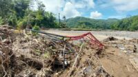 Sempat Viral,  Jembatan yang Dibangun di Simpenan Sukabumi Kembali Hanyut Terbawa Banjir