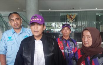 Firdaus Oiwobo akan tuntut ganti rugi ke Mahkamah Agung usai Sumpah Advokatnya dibekukan