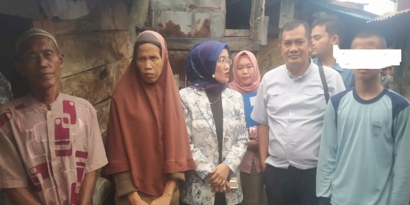 Kuasa hukum korban Conie Pania Putri didampingi Novel Suwa dari LBH Bima Sakti