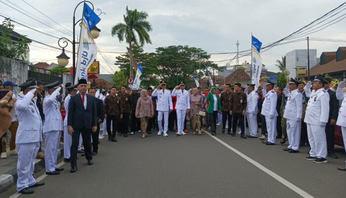 Moment Walikota dan Wakil Walikota Sukabumi Disambut Meriah Warga