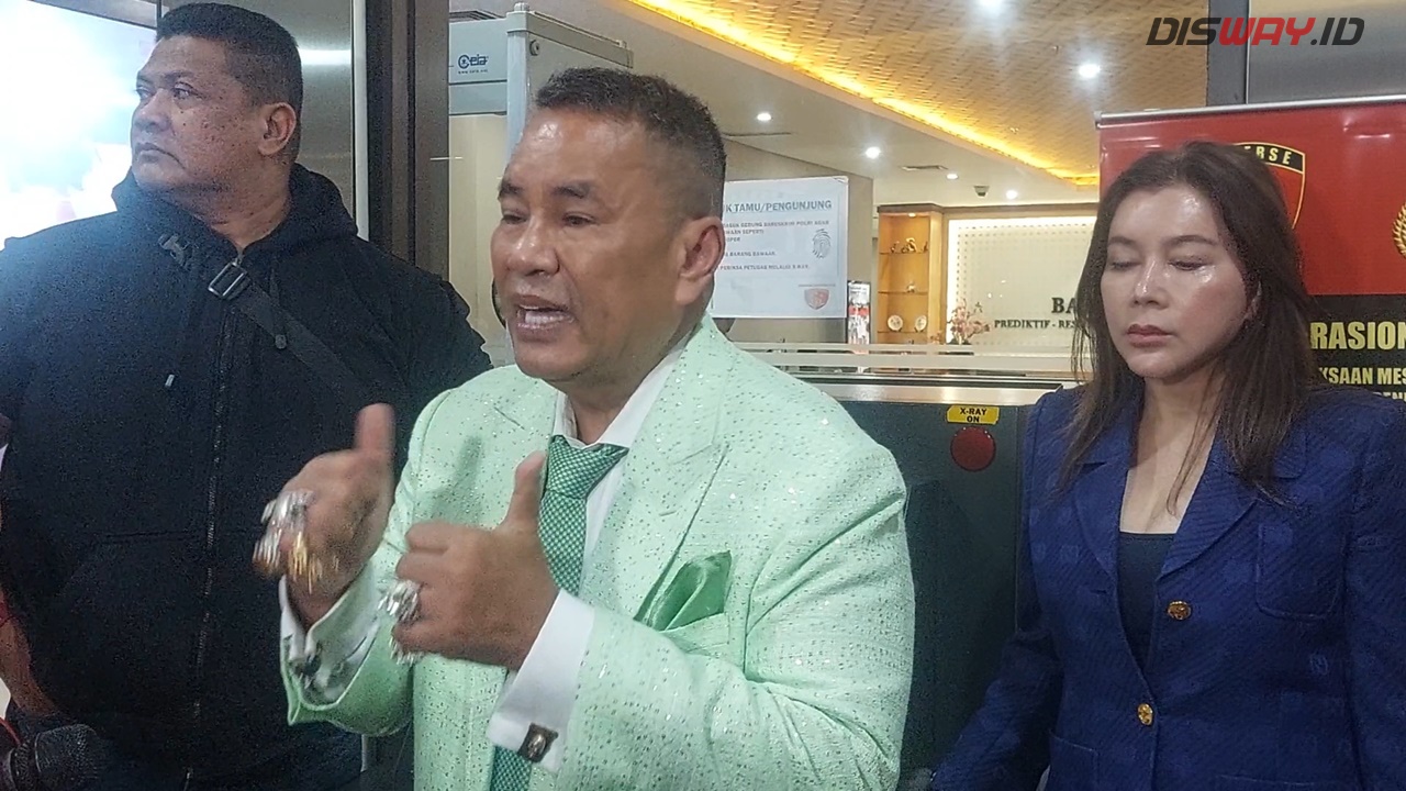 Teriaki Majelis Hakim 'Koruptor', Hotman Paris Minta Razman Nasution dan Firdaus Oiwobo Segera Dipenjara