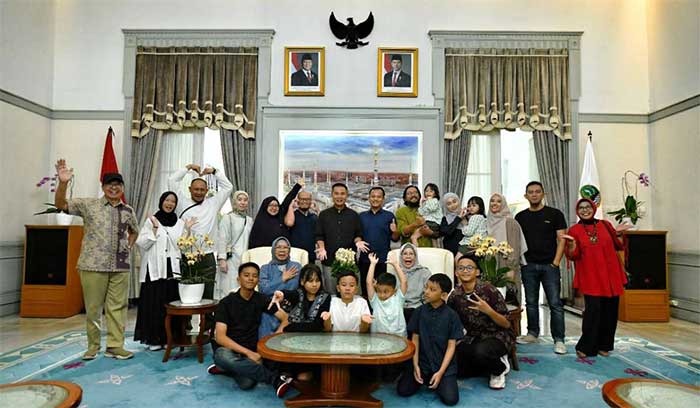 Bey Machmudin Undang Para Mantan Gubernur Jabar