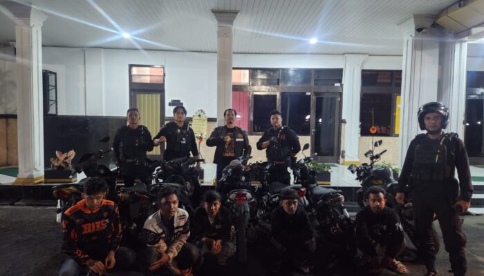 Tim Macan Bintana Polresta Halau Aksi Balap Liar di Warudoyong