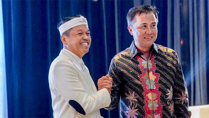 Gubernur Jabar terpilih Dedi Mulyadi bersama Bey Machmudin