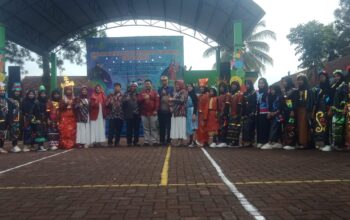 FOTO BERSAMA: SMPN 8 Kota Sukabumi menggelar Gelar Seni dan Prestasi Ekspansi (GSPE) 2025 yang berlangsung pada 9-13 Februari 2025.(FOTO : widi/radarsukabumi)