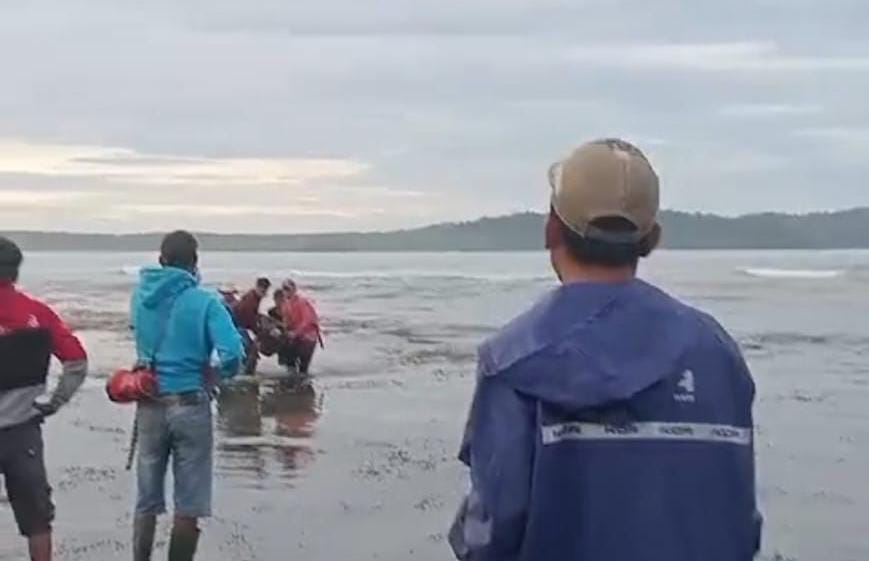 Suasana saat warga melakukan upaya pencarian. (Foto : Tangkapan Layar)