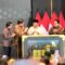 Layanan Bank Emas diresmikan oleh Presiden Republik Indonesia Prabowo Subianto (tengah) didampingi Direktur Utama BSI Hery Gunardi (kiri), Menteri Koordinator Bidang Perekonomian Airlangga Hartanto (dua dari kiri), Menteri BUMN Erick Thohir (empat dari kiri) dan Direktur Utama PT Pegadaian Damar Latri Setiawan (paling kanan).