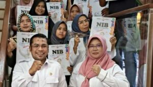 Komisi I DPRD dan DPMPTSP Kota Sukabumi Fasilitasi Pengecer Si Melon Kantongi NIB