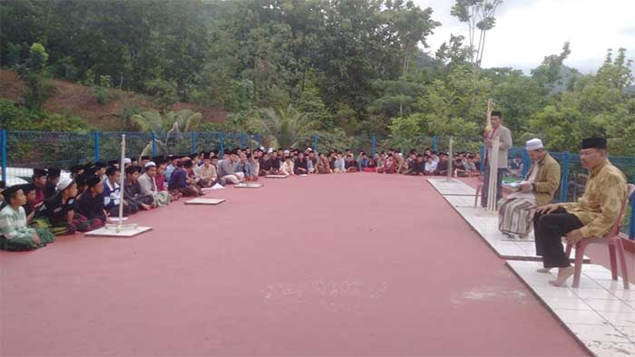 Santri Ponpes Al-Hikmah Sukaraja Belajar Rukyat Hilal di Cibeas