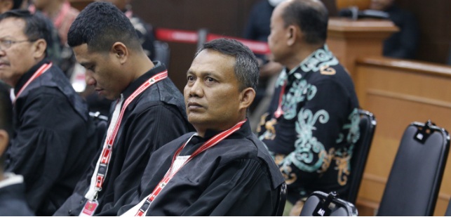 Kuasa Hukum Pemohon hadir pada persidangan Pengucapan Putusan/Ketetapan Perkara Nomor 235/PHPU.BUP-XXIII/2025 Perselisihan Hasil Pemilihan Umum Bupati Kabupaten Sukabumi, Rabu (5/2) di Ruang Sidang Pleno MK. Foto Humas/Bayu