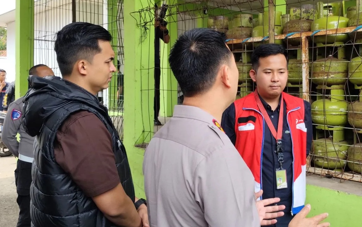 Sales Branch Manager (SBM) Pertamina Rayon 2 Sukabumi Fariz Aceriza.(ANTARA)