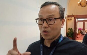 Kepala Badan Perencanaan Pembangunan Daerah (Bappeda) Jawa Barat Iendra Sofyan memberikan keterangan di Gedung Sate Bandung, Kamis (30/1/2025).