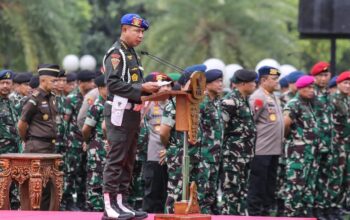 Panglima TNI Jenderal TNI Agus Subiyanto menyampaikan arahan saat upacara gelar Operasi Penegakan Ketertiban (Gaktib) dan Yustisi Polisi Militer TNI 2025 di Mabes TNI, Cilangkap, Jakarta, Senin (10/2/2025). (ASPRILLA DWI ADHA)