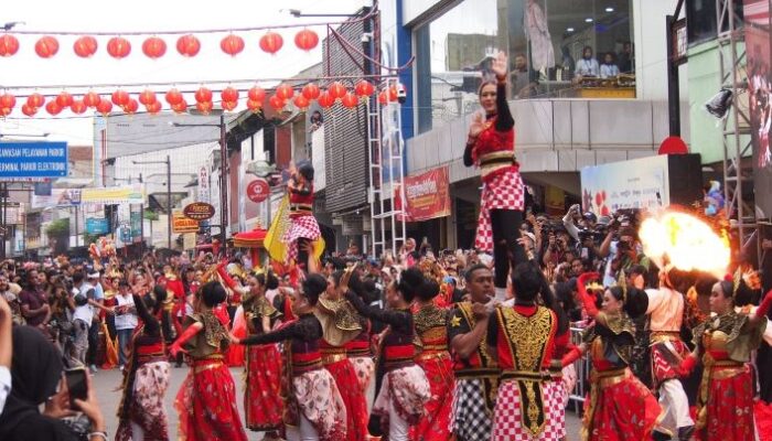 Potret Cap Go Meh di Bogor Dirayakan Warga Lintas Agama