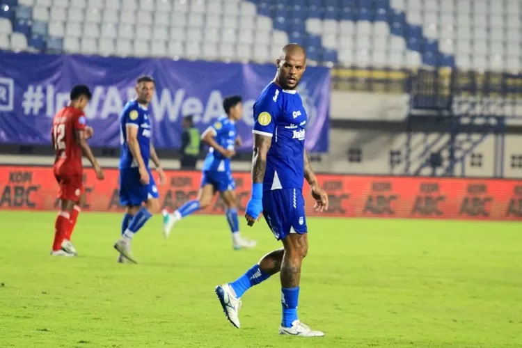 Striker Persib, David da Silva saat menghadapi Semen Padang. (AyoPersib/Arif Rahman)