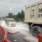 Kondisi lokasi kejadian kecelakaan beruntun hingga mengakibatkan truk terguling sampai muatannya tumpah ke jalan Tol Cipularang. (Jasa Marga)