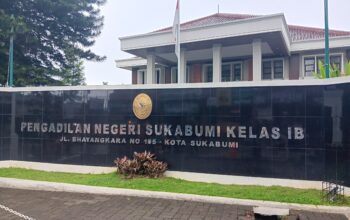 LENGGANG: Kondisi Pengadilan Negeri Kota Sukabumi di Jalan Bhayangkara, Kelurahan Karamat, Kecamatan Gunungpuyuh, saat keadaan lenggang, Rabu (26/2). (FT: BAMBANG/RADARSUKABUMI )