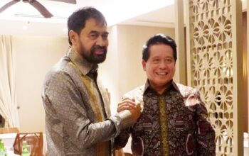 Direktur Utama BSI Hery Gunardi (kanan) bersama Gubernur Aceh Muzakir Manaf (Mualem) (kiri) saat silaturahmi singkat pada Jumat, 14 Februari 2025 di Jakarta.