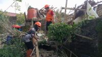 Rumah Warga di Cibalung Warudoyong Ambruk, Satu Orang Luka-luka