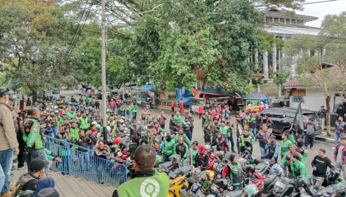 Alasan Ojol Sukabumi Bakal Mematikan Seluruh Aplikasi  Secara Serentak
