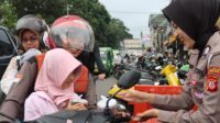 Polresta Sukabumi Bagikan Ratusan Takjil