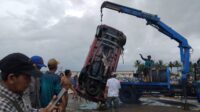 Potret Mobil di Palabuhanratu Terbawa Banjir Ke Dermaga Palabuhanratu Hingga Hancur