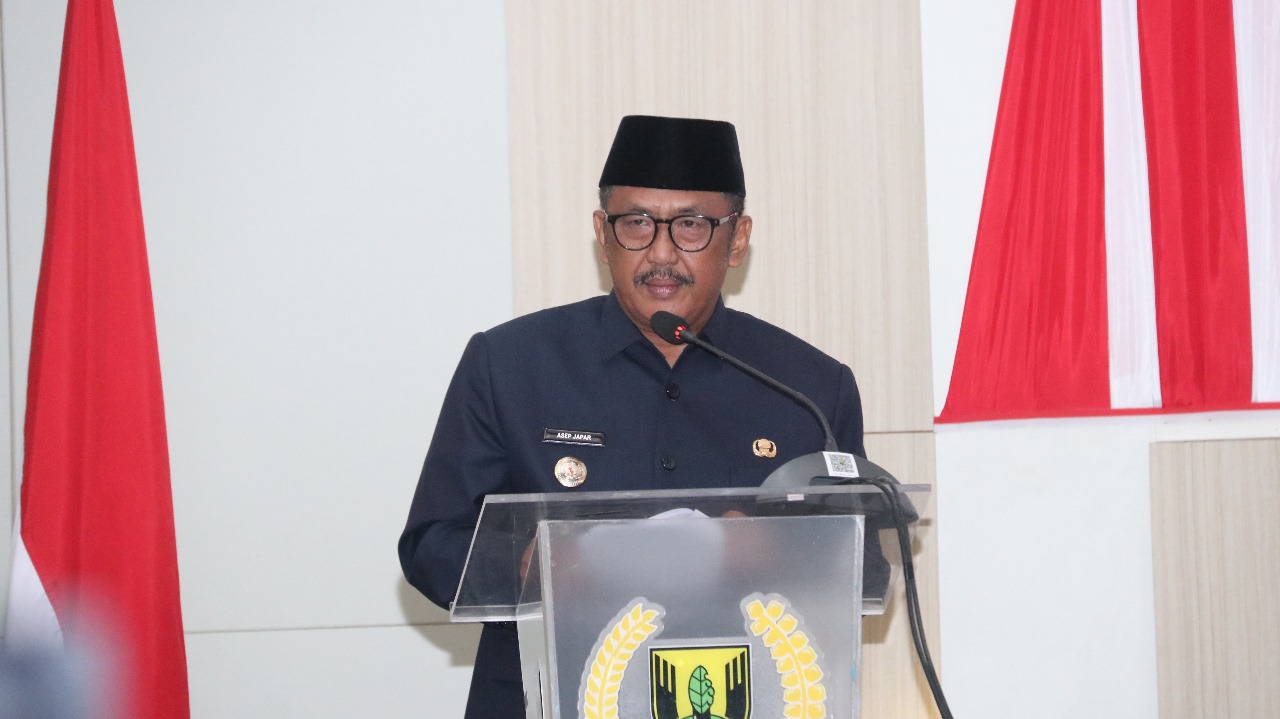 Bupati Sukabumi Asep Japar