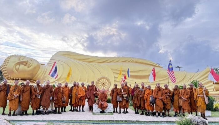38 Bhikkhu Thudong Thailand Berjalan ke Indonesia, Presiden Prabowo Diharapkan Jamu