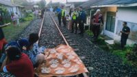 Detik-detik Warga Warudoyong Tertemper KA Pangrango, Terpental Hingga 20 Meter Saat Duduk!