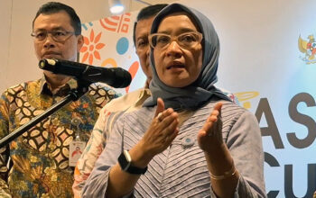 Rini Widyantini selaku Menteri Pendayagunaan Aparatur Negara dan Reformasi Birokrasi (Menpan RB) mengungkapkan alasan pengangkatan Calon Aparatur Sipil Negara (CASN) atau CPNS dan Pegawai Pemerintah dengan Perjanjian Kerja (PPPK) 2024 ditunda.-Anisha Aprilia-