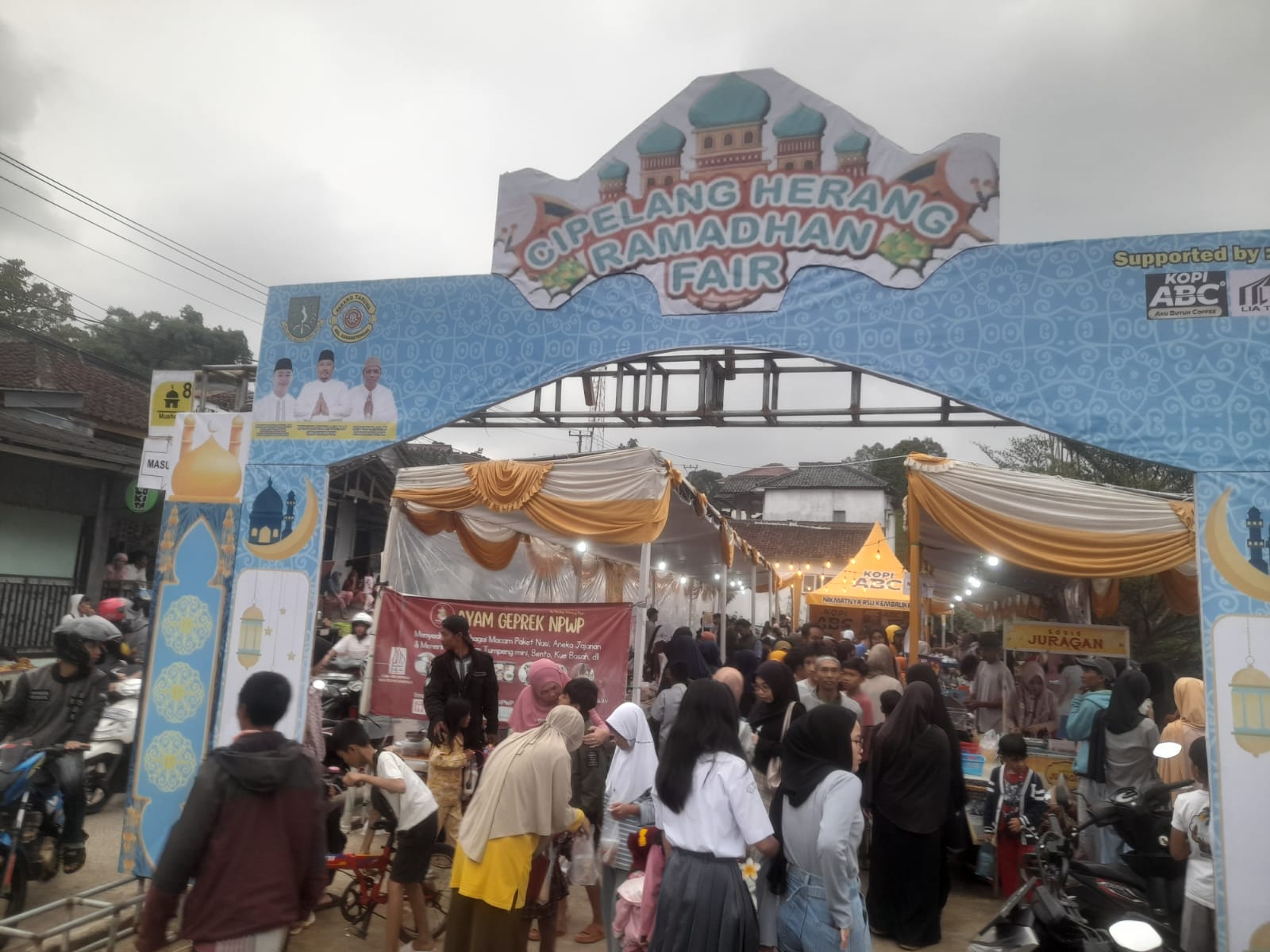 Dalam rangka menyambut bulan suci Ramadhan 1446 H, Karang Taruna Kelurahan Karangtengah  Kecamatan Gunungpuyuh menggelar Cipelang Herang Ramadan Fair,