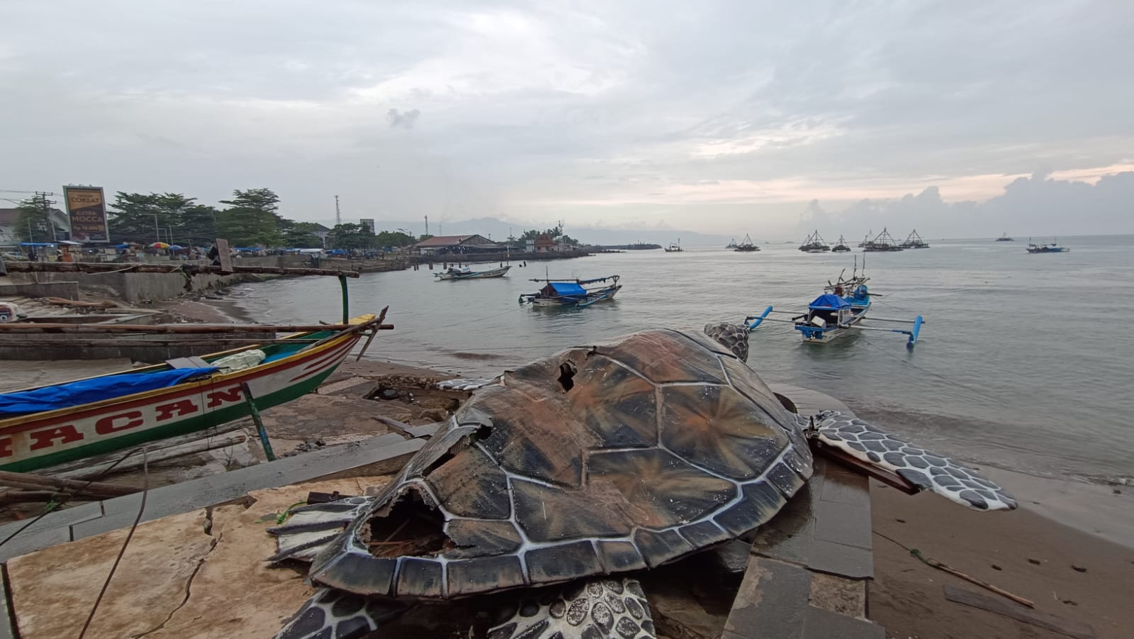 salah satu ikon wisata Pemerintahan Kabupaten (pemkab) di Palabuhanratu Kabupaten Sukabumi, kembali menjadi sorotan.